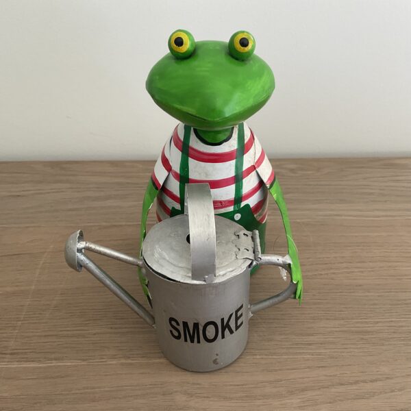 Kikker smoke gieter