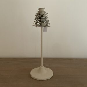 Kandelaar dennenappel