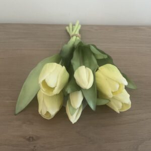 Boeket tulpen lichtgeel