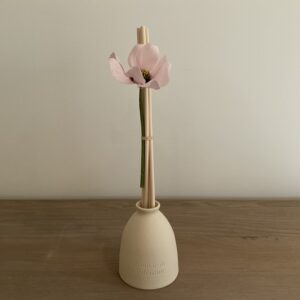 Geurstokjes met zijden bloem