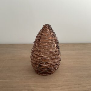 Glazen dennenappel bruin